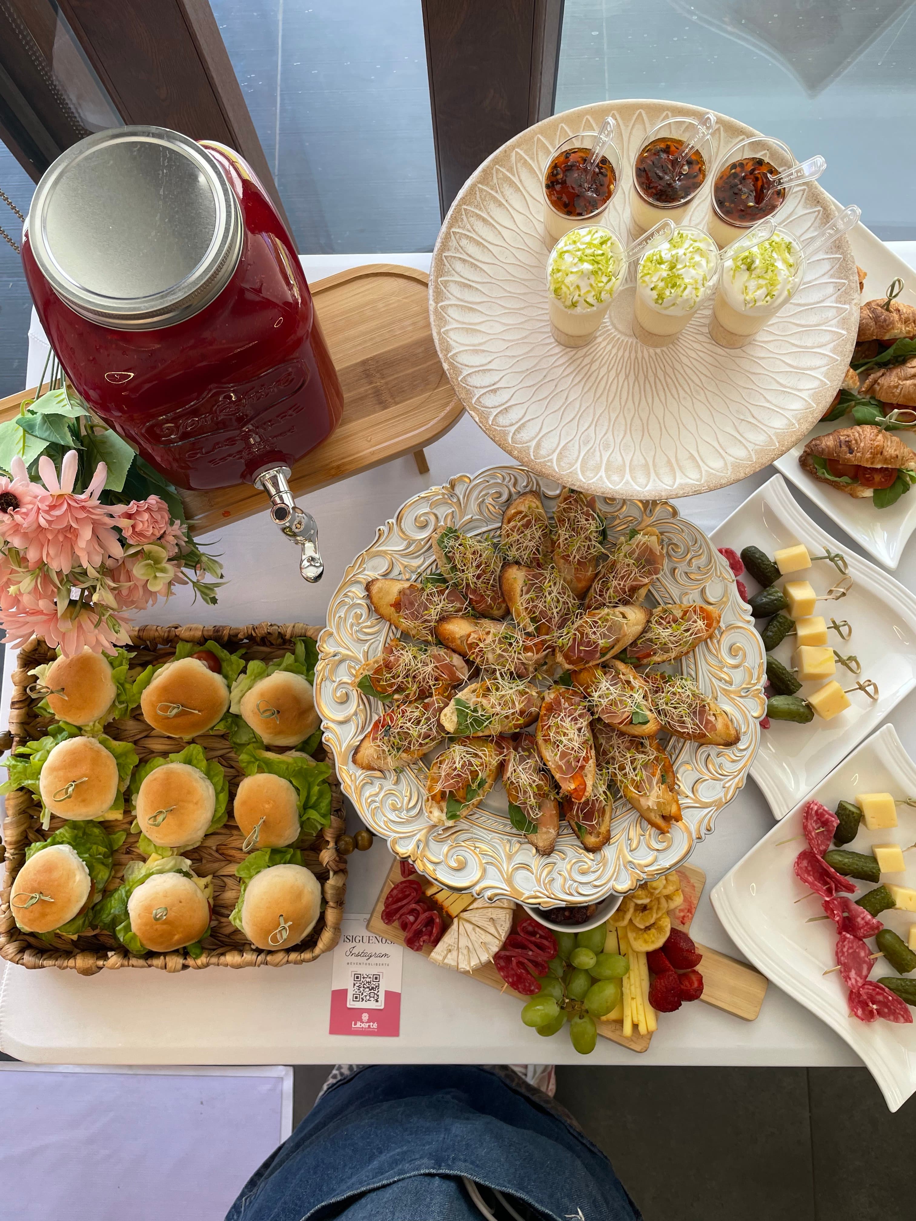 Mesa preparada para eventos